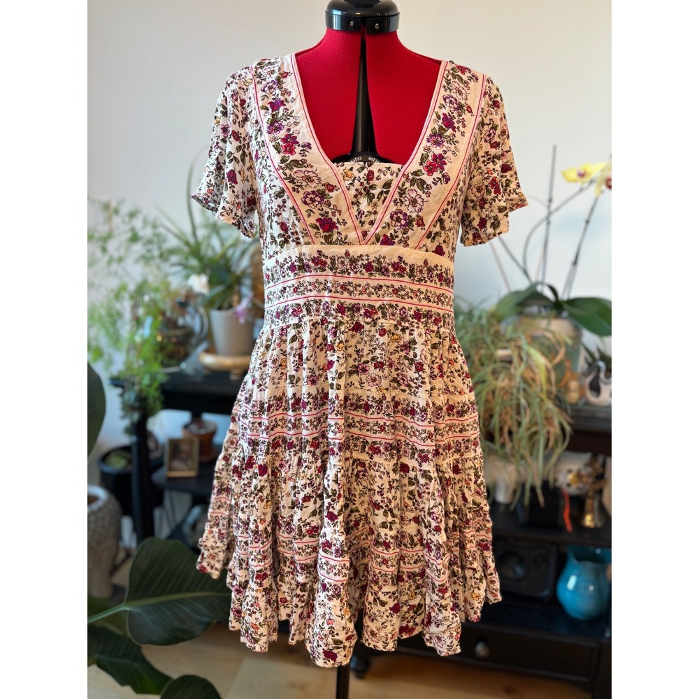 Patrons of Peace Antrhopologie XS floral boho tiered mini dress V-neck short slv